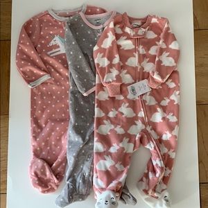 Carter’s 6 mo bundle 3 footies NWT